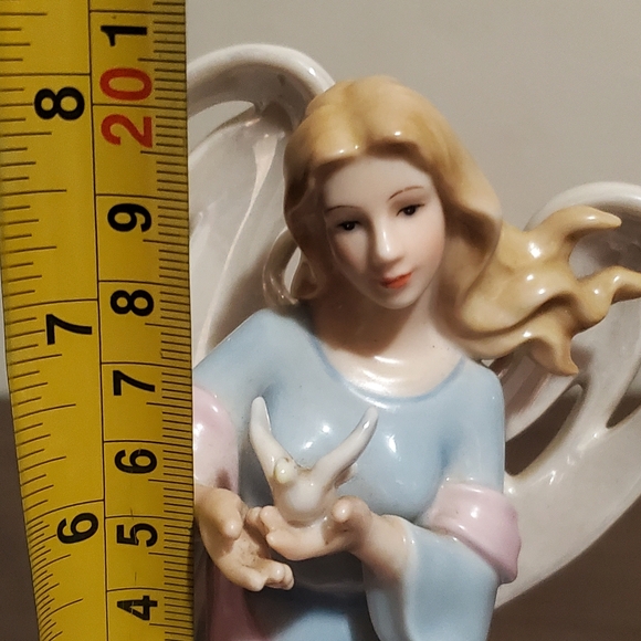 Heavenly Touch porcelain Angel Figurine - Picture 10 of 10